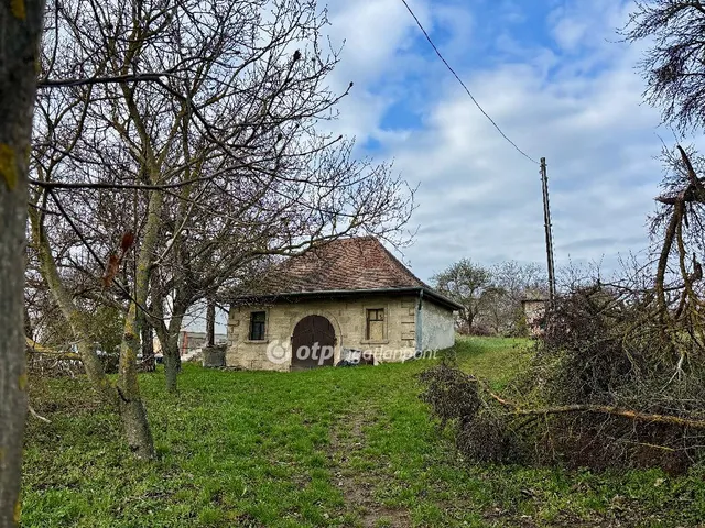 Eladó telek Etyek 8335 nm