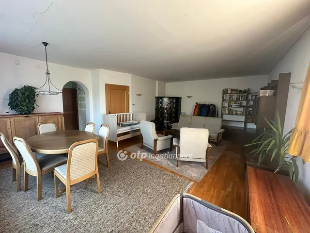 Eladó ház Budapest XVI. kerület, Rákosszentmihály 320 nm