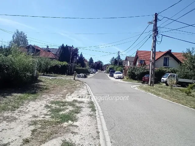 Eladó telek Pomáz 748 nm