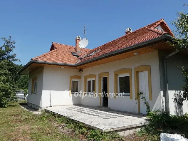 Eladó nyaraló Abádszalók 150 nm