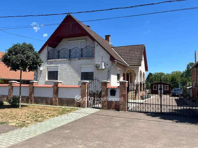 Eladó ház Aldebrő 137 nm