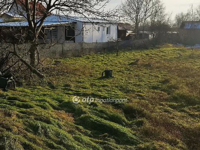 Eladó telek Mogyoród 1052 nm