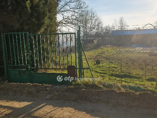 Eladó telek Mogyoród 1052 nm