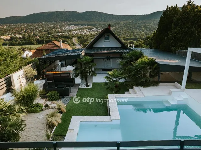 Kiadó ház Budapest III. kerület, Ürömhegy 230 nm