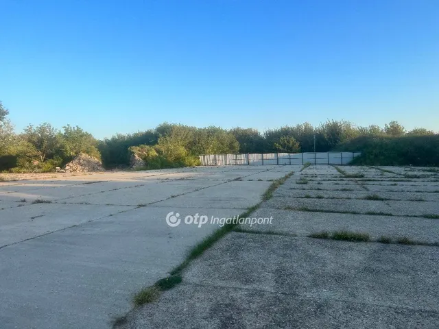 Eladó kereskedelmi és ipari ingatlan Zagyvaszántó 34372 nm