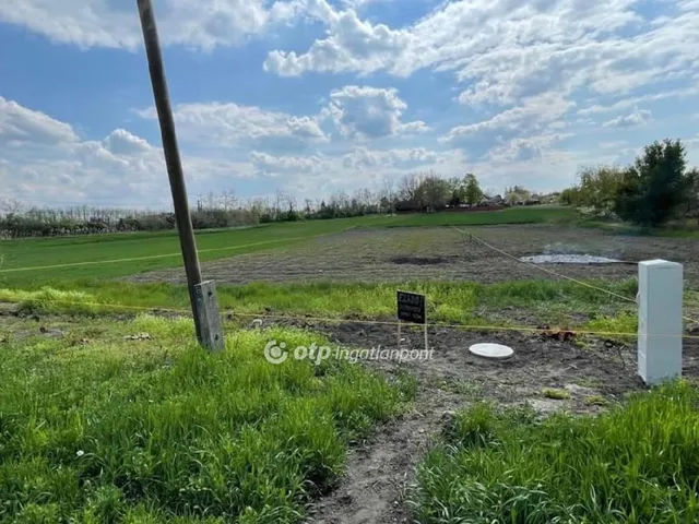 Eladó telek Balatonszabadi 1079 nm