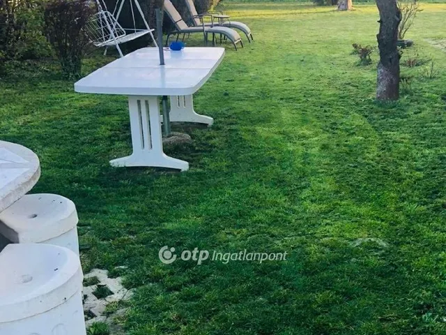 Eladó ház Üröm 240 nm