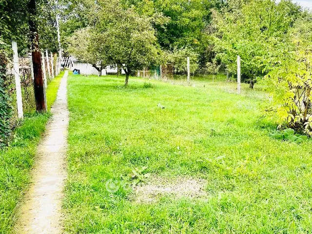 Eladó telek Budakalász 820 nm