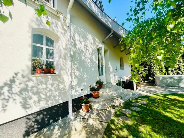 Eladó ház Budakalász 210 nm