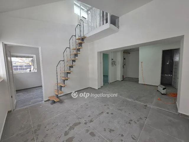 Eladó ház Üröm 46 nm