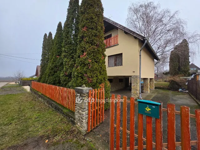 Eladó ház Velence 164 nm