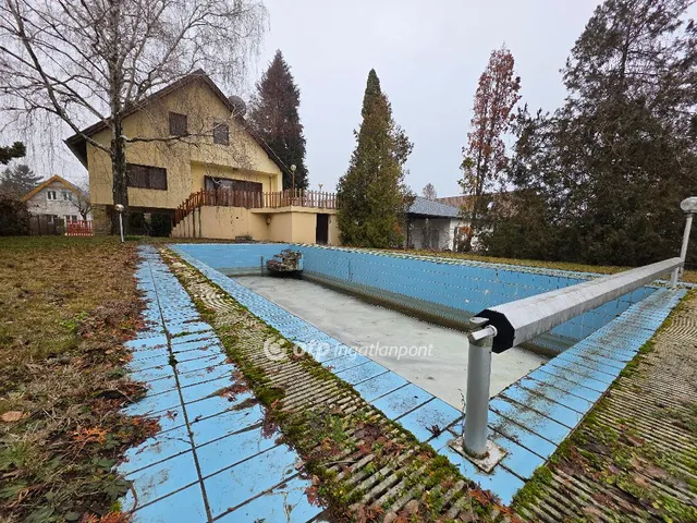 Eladó ház Velence 164 nm