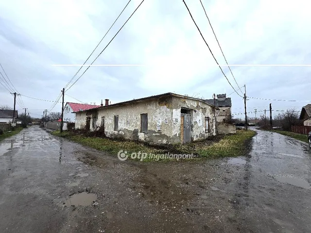 Eladó telek Tiszafüred 642 nm