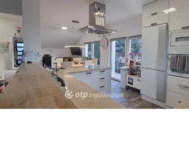 Eladó ház Üröm 128 nm