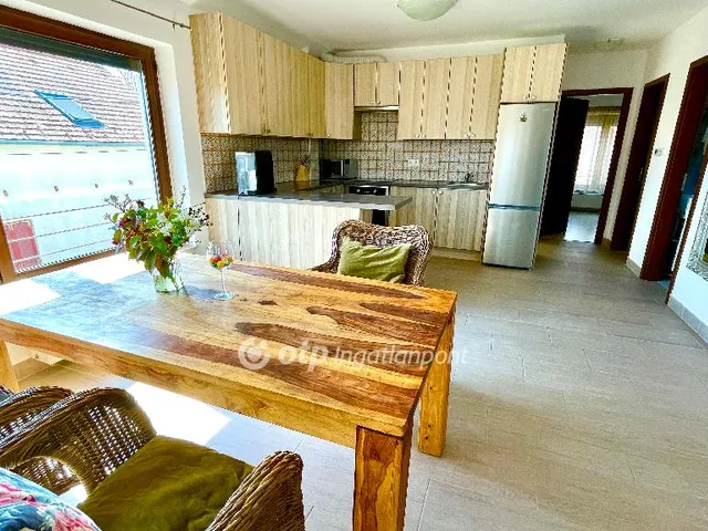 Kiadó lakás Budakalász 62 nm