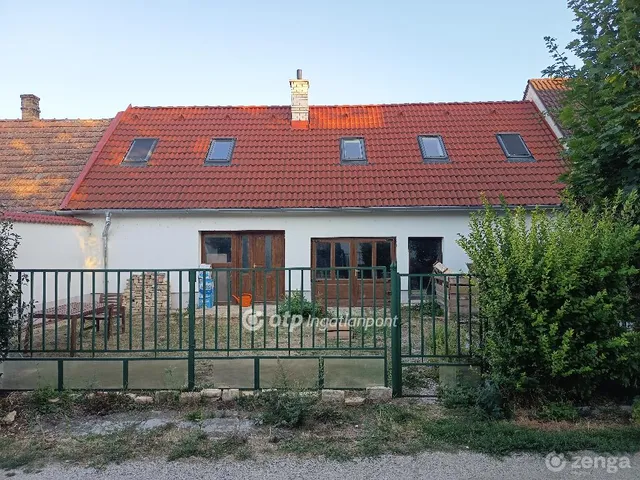 Eladó ház Nemesvámos 200 nm
