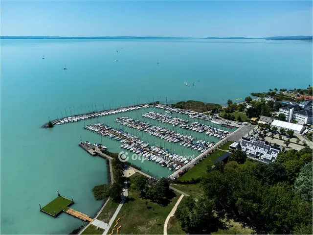 Eladó lakás Balatonkenese 83 nm