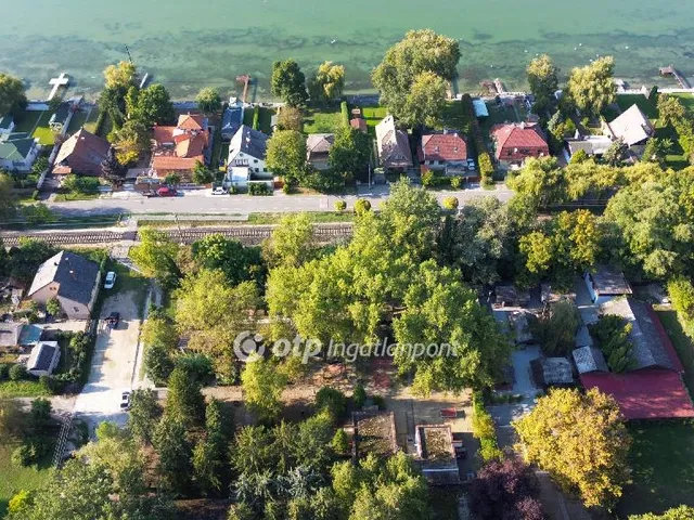 Eladó telek Balatonszárszó 4249 nm