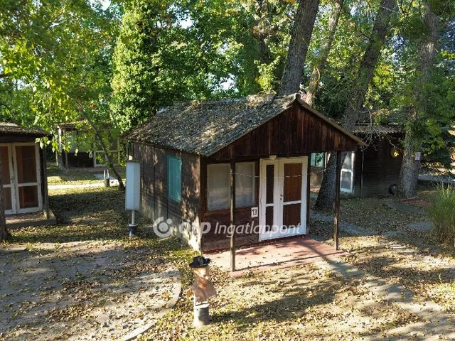 Eladó telek Balatonszárszó 4249 nm