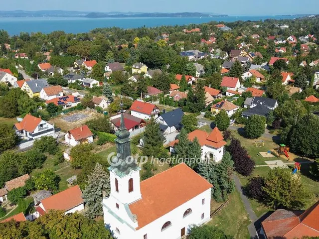 Eladó ház Balatonszárszó, Lakóövezet 178 nm