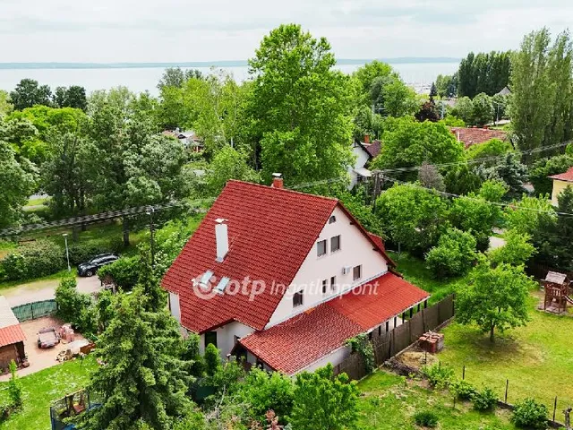 Eladó ház Alsóörs 320 nm