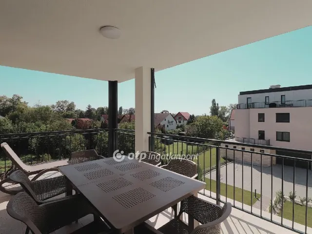 Eladó lakás Balatonkenese, strand közeli 71 nm