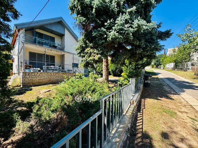 Eladó ház Balatonalmádi, Káptalanfüred 98 nm