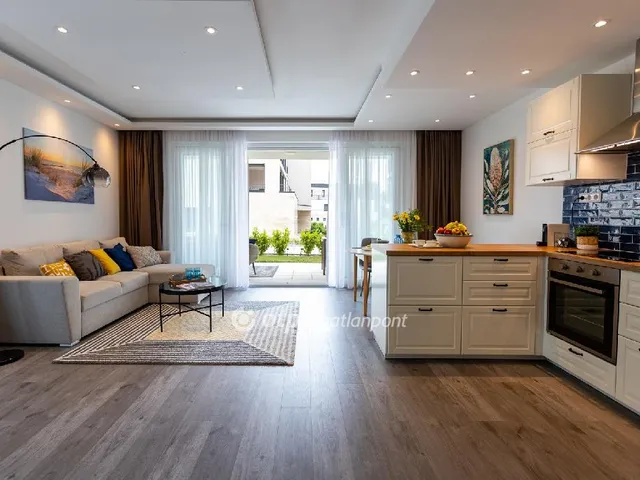 Kiadó lakás Balatonkenese 71 nm