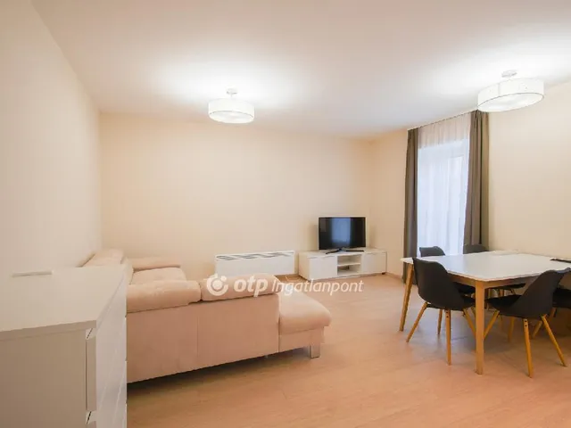 Eladó lakás Balatonkenese 44 nm