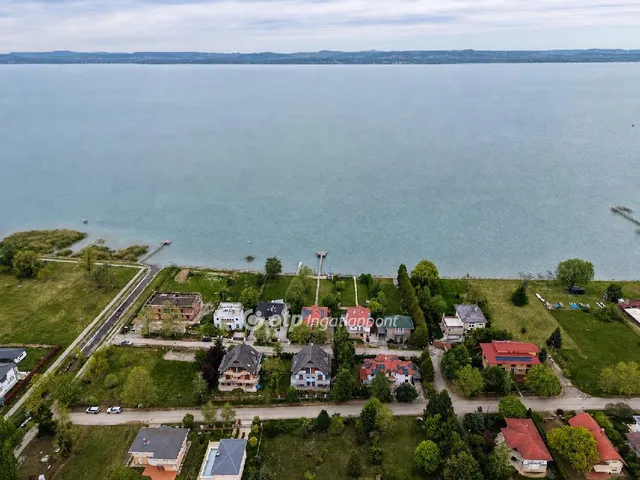 Eladó telek Balatonőszöd 665 nm