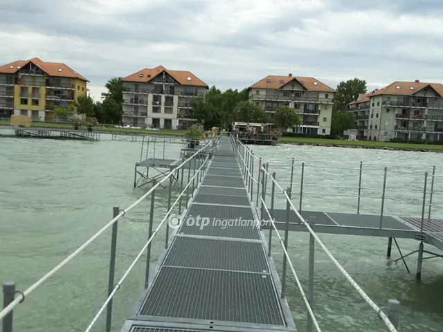 Eladó telek Balatonőszöd 665 nm