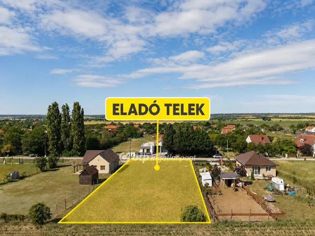 Eladó telek Balatonfőkajár 1100 nm