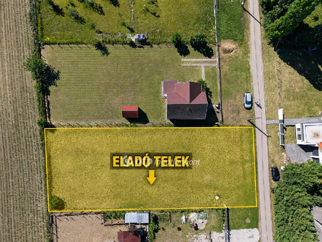 Eladó telek Balatonfőkajár 1100 nm