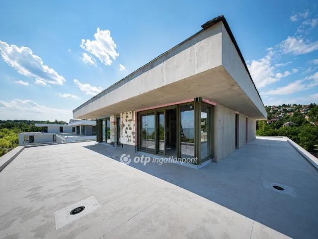 Eladó lakás Balatonalmádi 124 nm