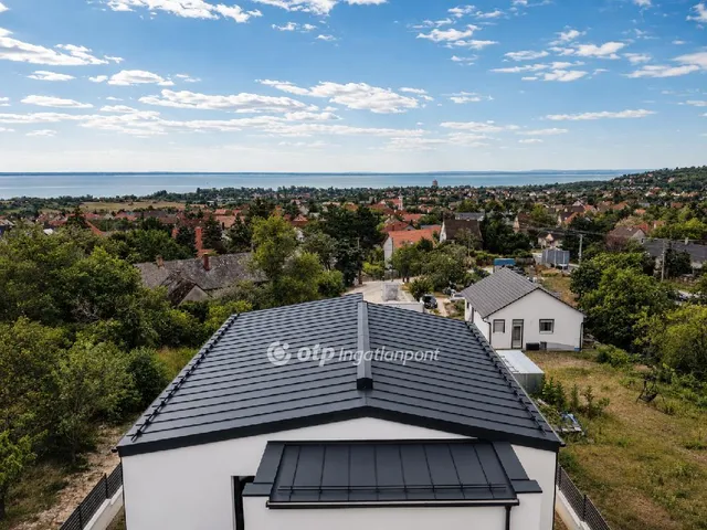 Eladó lakás Balatonalmádi 104 nm