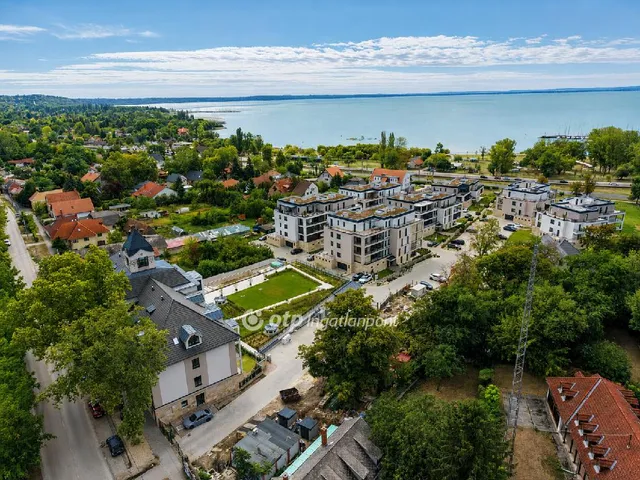 Eladó lakás Balatonkenese 76 nm