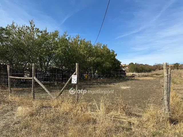 Eladó telek Várpalota 948 nm