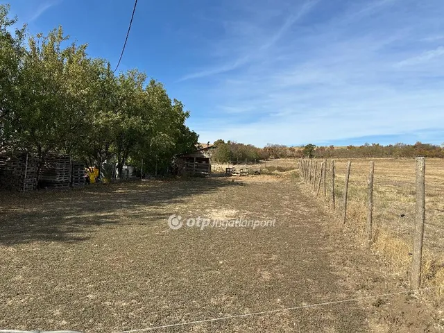 Eladó telek Várpalota 948 nm