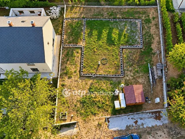Eladó telek Várpalota 462 nm