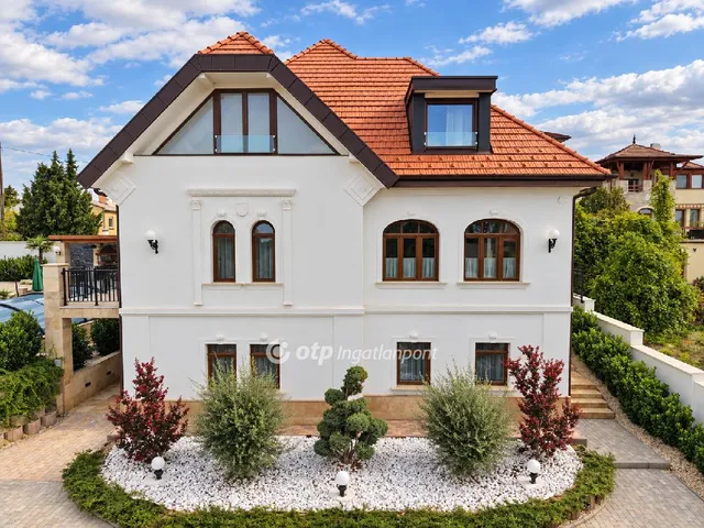 Eladó ház Balatonfüred 320 nm