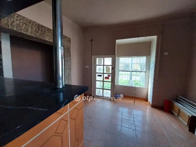 Eladó kereskedelmi és ipari ingatlan Nyíregyháza 130 nm