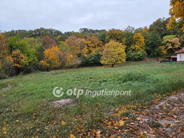 Eladó telek Balatonföldvár 3723 nm