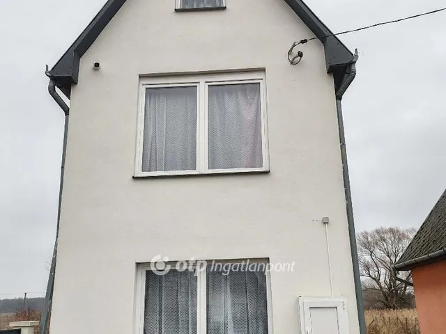 Eladó üdülő és hétvégi ház Levelek 150 nm