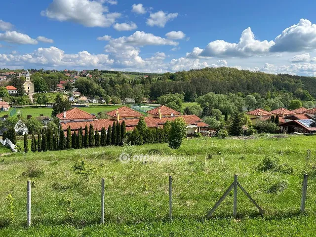 Eladó telek Berkenye 1752 nm