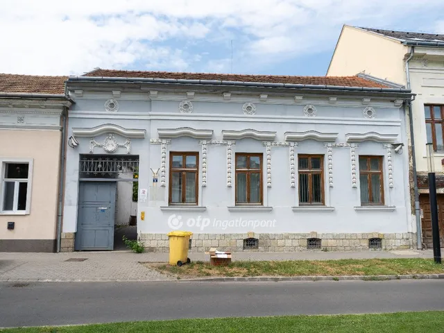 Eladó kereskedelmi és ipari ingatlan Nyíregyháza 241 nm