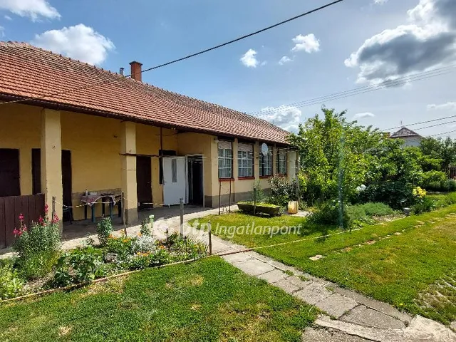 Eladó ház Kisújszállás 103 nm