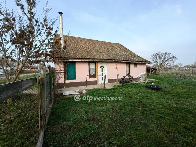 Eladó ház Karcag 72 nm