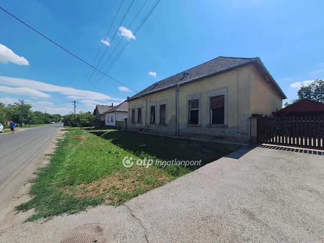 Eladó ház Túrkeve, Nyugodt, csendes 131 nm
