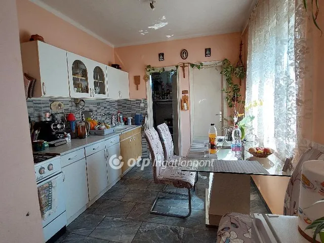 Eladó ház Dévaványa, Kitűnő 71 nm