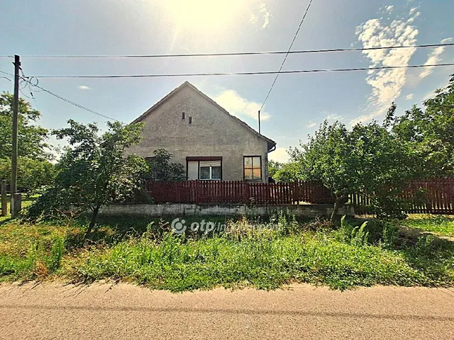 Eladó ház Füzesgyarmat, Község központi 77 nm